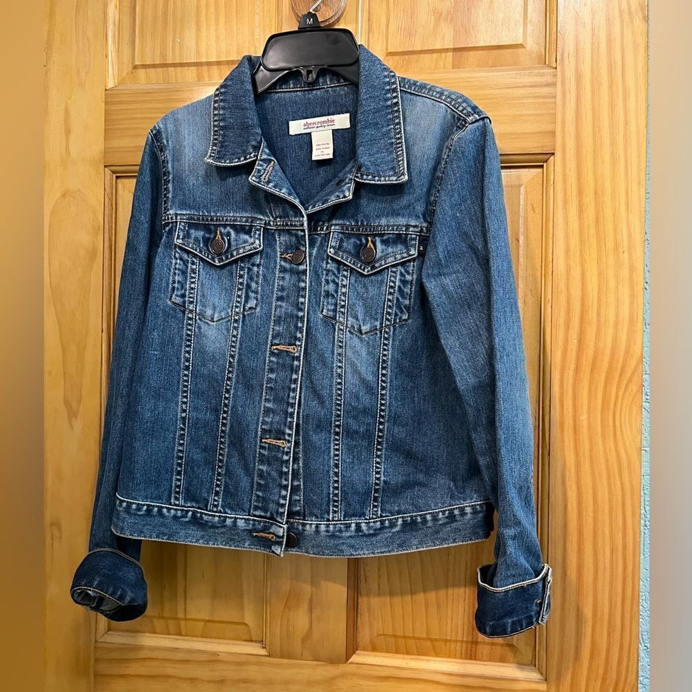 Vintage like new Abercrombie kids girls size XL Jean jacket